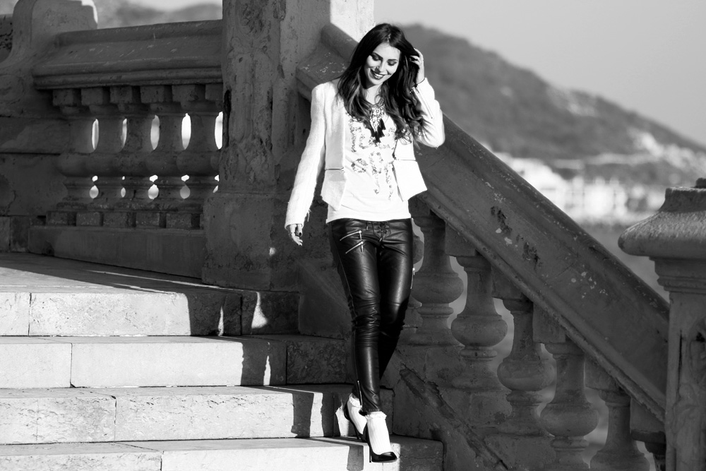 barcelona streetstyle saint noir masha sedgwick zara white blazer white socks in pumps high heels weisse socken inspired by saint laurent ss14 fuck you shirt