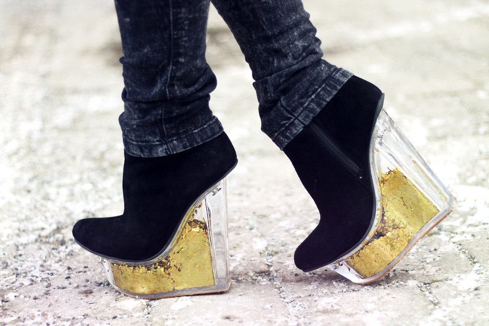 Masha Sedgwick rote Haare grün Style Outfit Mode Bloggerin Karo muster winter street anziehen Jeffrey Campbell Monki Karohemd rockig