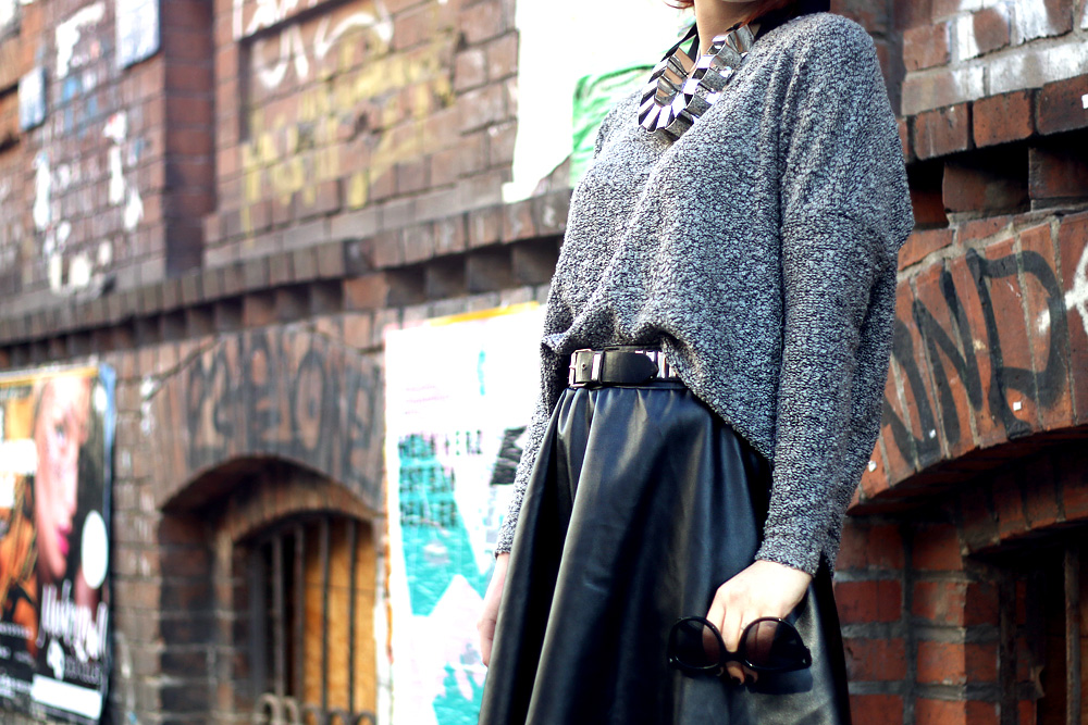 midirock midi rock style look outfit frühling trend 2014 masha sedgwick leder zalando cut out schuhe edgy rock grunge berlin