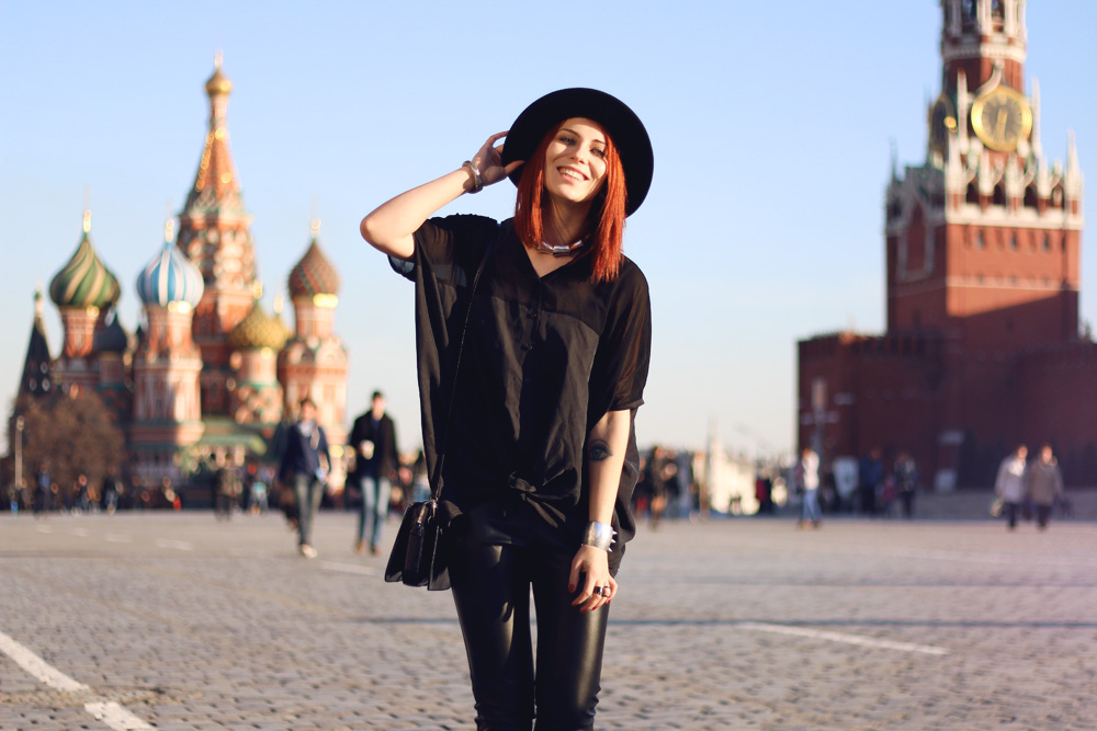 Moskau Russland Fashion week 2014 dandy schwarz 5preview dkny lederhose kunstleder 5preview seidenbluse schürschuhe budapester trend outfit mode blogger street style cool