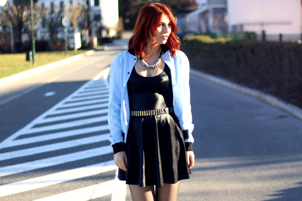 Masha Sedgwick outfit blogger fashion mode Manoush blackmilk skater kleid ausgestellt schwarz Nieten jeffrey campbell boots gothic grunge style hellblau bomberjacke asiatisch deutsch trend 2014