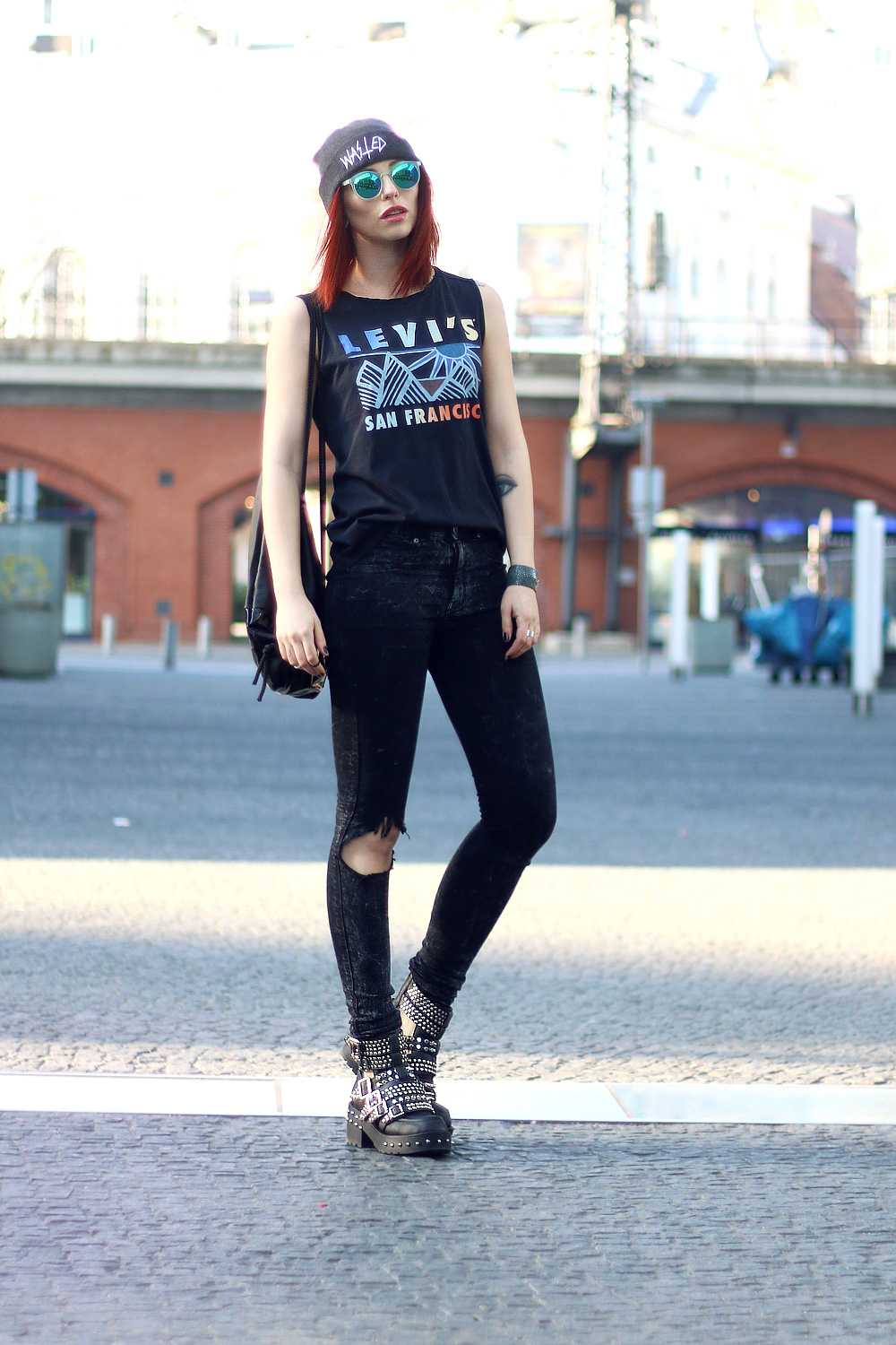 masha sedgwick spring levis festival rock alternative grunge jeffrey campbell studded boots cut out outfit blogger fashion urban cool jeans grey wasted 2014 summer trend