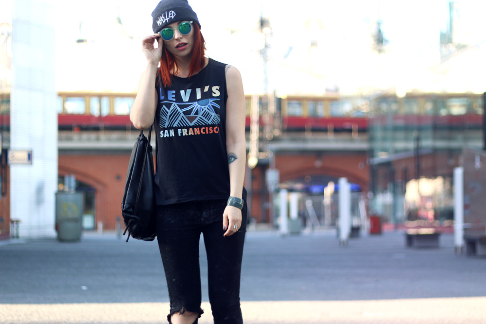 masha sedgwick spring levis festival rock alternative grunge jeffrey campbell studded boots cut out outfit blogger fashion urban cool jeans grey wasted 2014 summer trend