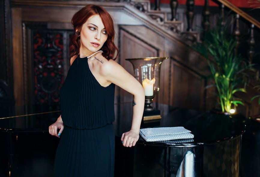 Masha Sedgwick Fashion ID Cocktail Collection Abendkleider Gewinnspiel Abiball schwarz plissee edgy Mode 2014 rockig cool outfit