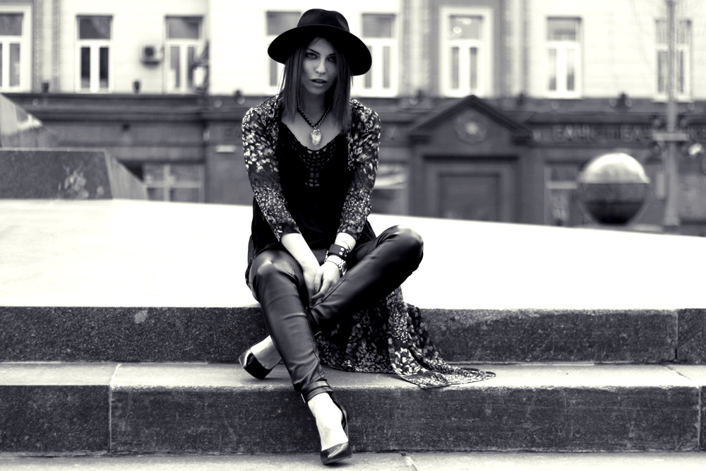 hippie grunge look outfit festival mode blogger masha sedgwick buffalo schuhe blumen print floral frühling sommer kombination 2014