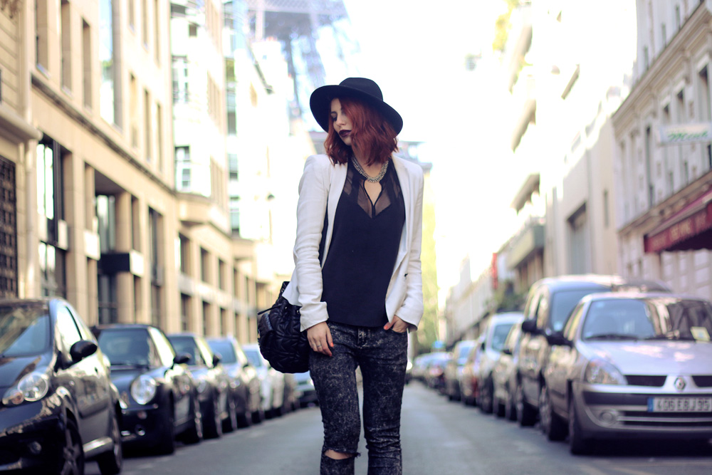 Masha Sedgwick Paris street style mode fashion blogger outfit 2014 eiffel shooting location comptoir des cotonniers karl lagerfeld net a porter bag grunge classy elegant white blazer rock glamourous business