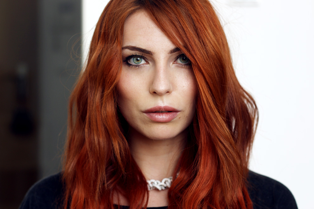 Masha Sedgwick clip in haare extensions echthaar befestigen tutorial wie mache ich rein myhairclips haarverlängerung rot kupfer