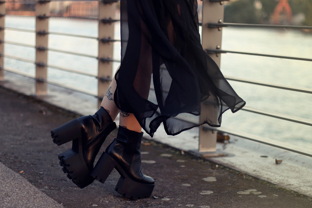 Masha Sedgwick hippie grunge festival outfit look 2014 summer boho fashion blogger streetstyle kimono mesh top white goth sommer mode eleven paris weekday