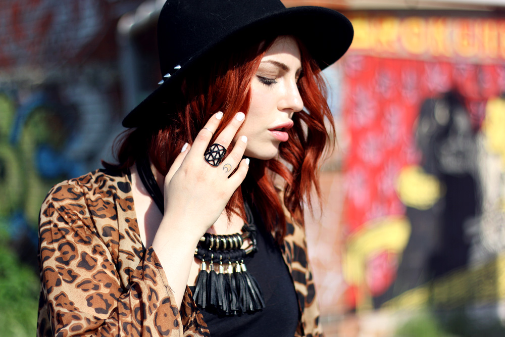 Masha Sedgwick cllct leo muster ways to wear pattern leo kimono fashion mode blogger festival outfit street style bekleidet likeariot zukkermädchen the3rdvoice