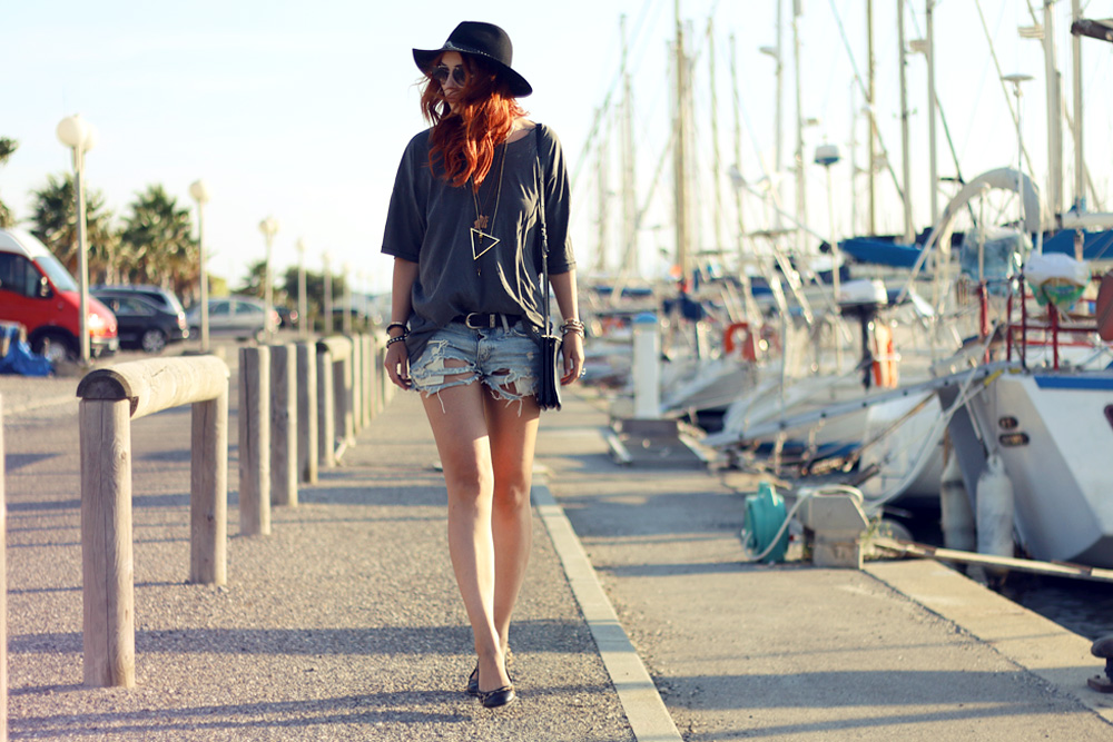 outfit effordless chic cool imaari berlin blogger minimalistic distressed style