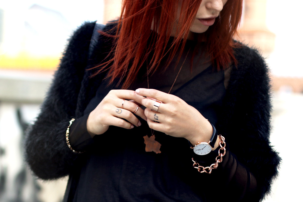 sunday outfit autumn berlin black cozy cheap monday jeggings vaganbond boots herbst street style