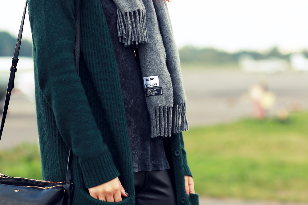 shooting old airfield location empty airport fashion haunted helsinki sightseeing flight outfit modstöm grunge fashion blogger