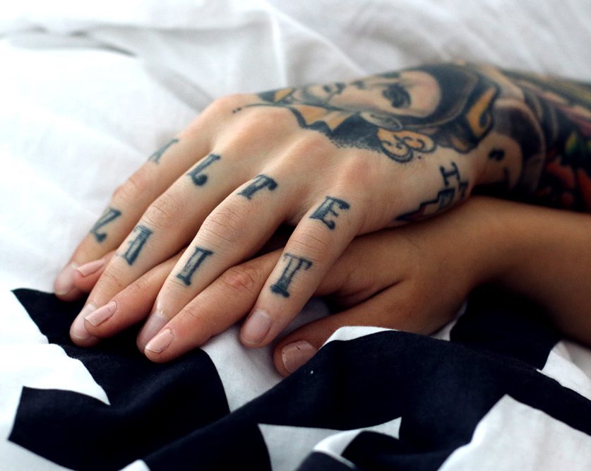 tättowierte Hand tattoo couple love