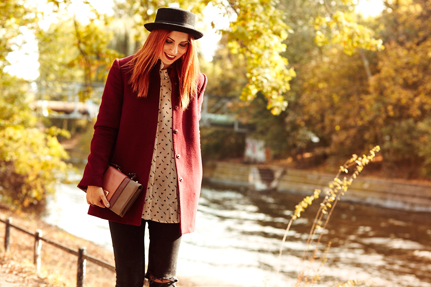 katzenprint supertrash herbst autumn burgundy grunge fashion blogger outfit style warm animal print cat katzen bluse mango valentino bag retro