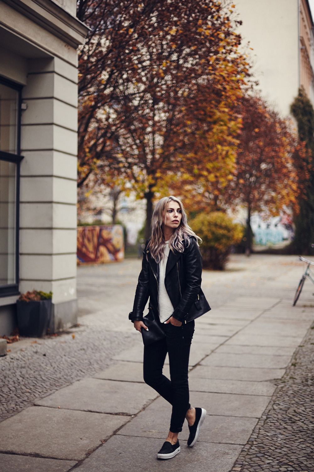 gray hair karl lagerfeld street style cashott black white slipper sweden berlin