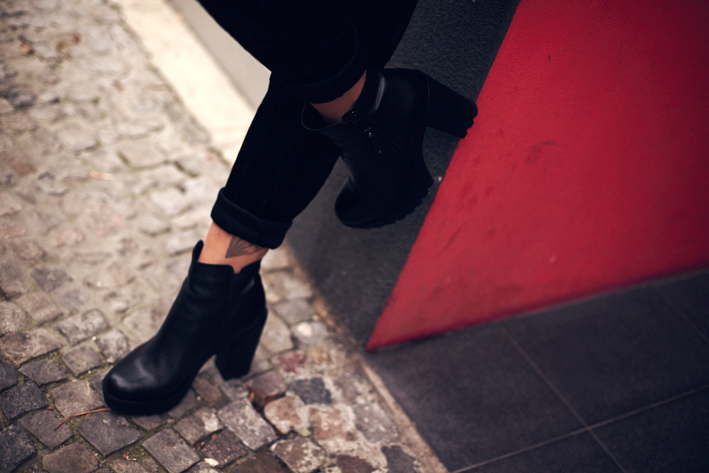 red black smoking cupro monki weekday all saints grunge street style