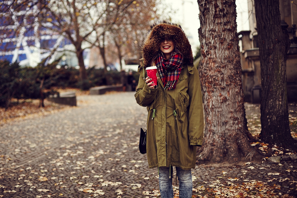 weihnachten christmas outfit street style mode fashion pepe jeans london berlin masha sedgwick 2014 karierter schal checked comfy nici van galen stuart weitzman jitterbug grunge shooting making of