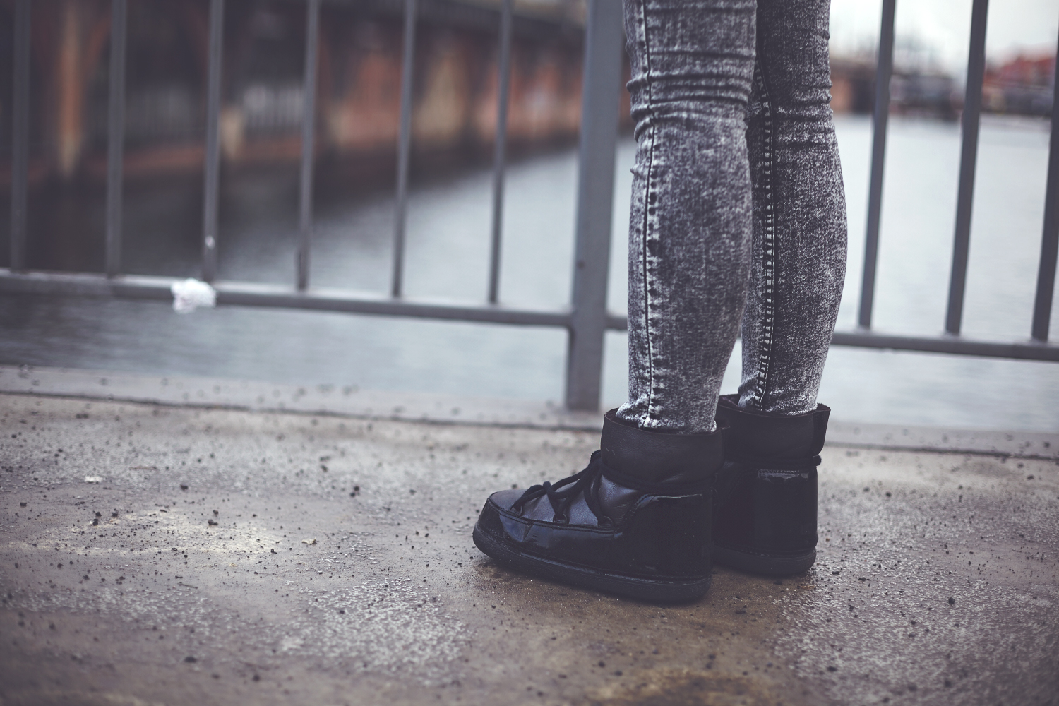 winter outfit ikkii schnee stiefel schuhe boots ugg alternative schneeschuhe berlin blogger