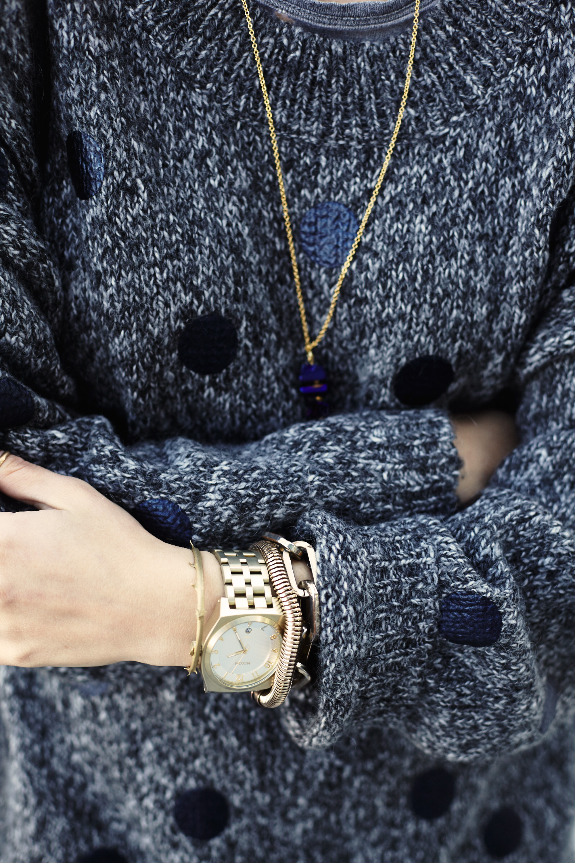 Masha sedgwick college outfit street style casual effortless chic comfy marella nixon blue denim essentiel antwerp strategia fashion blogger berlin hauptbahnhof clean edgy