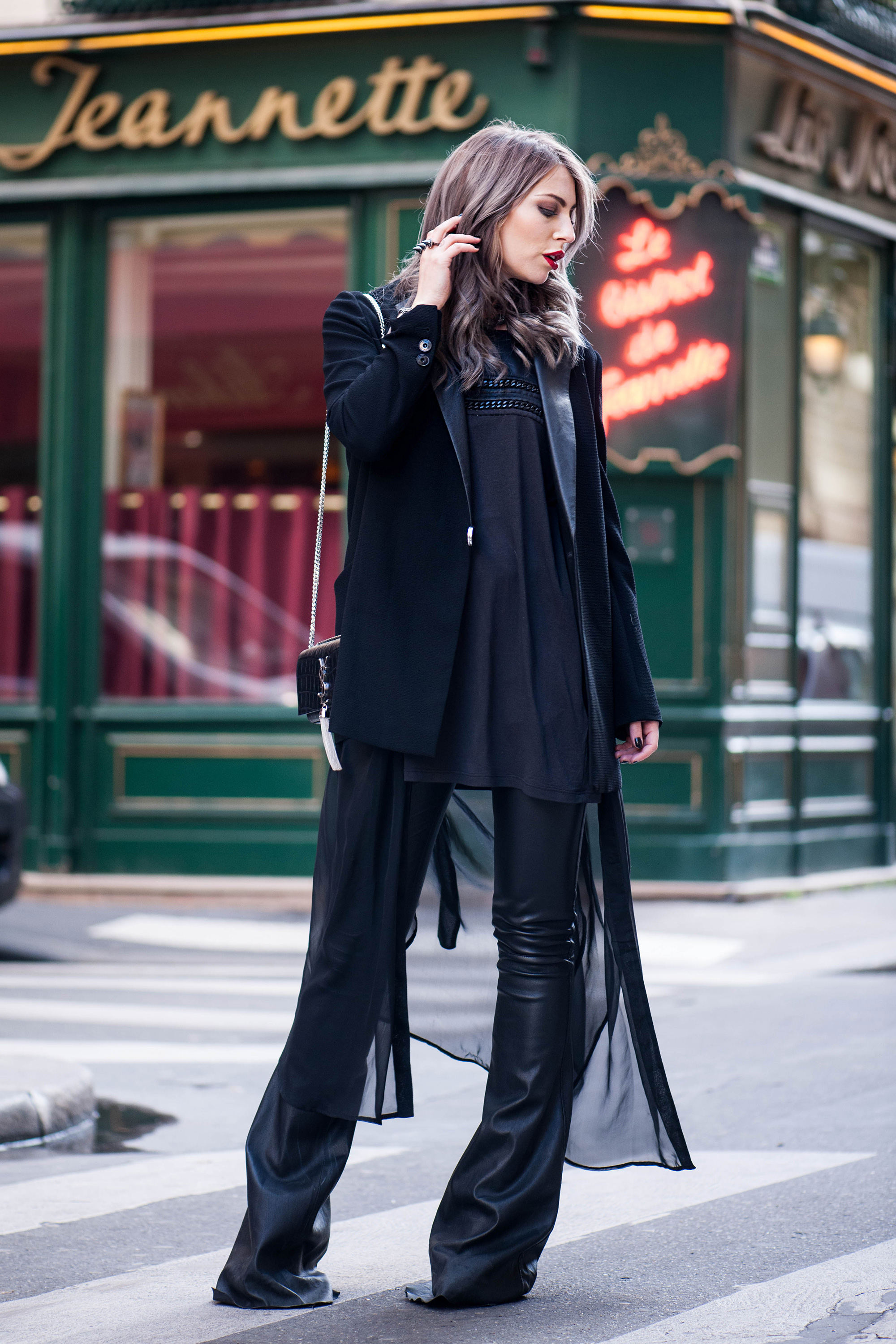 70s-leather-flared-pants-streetstyle-paris-8