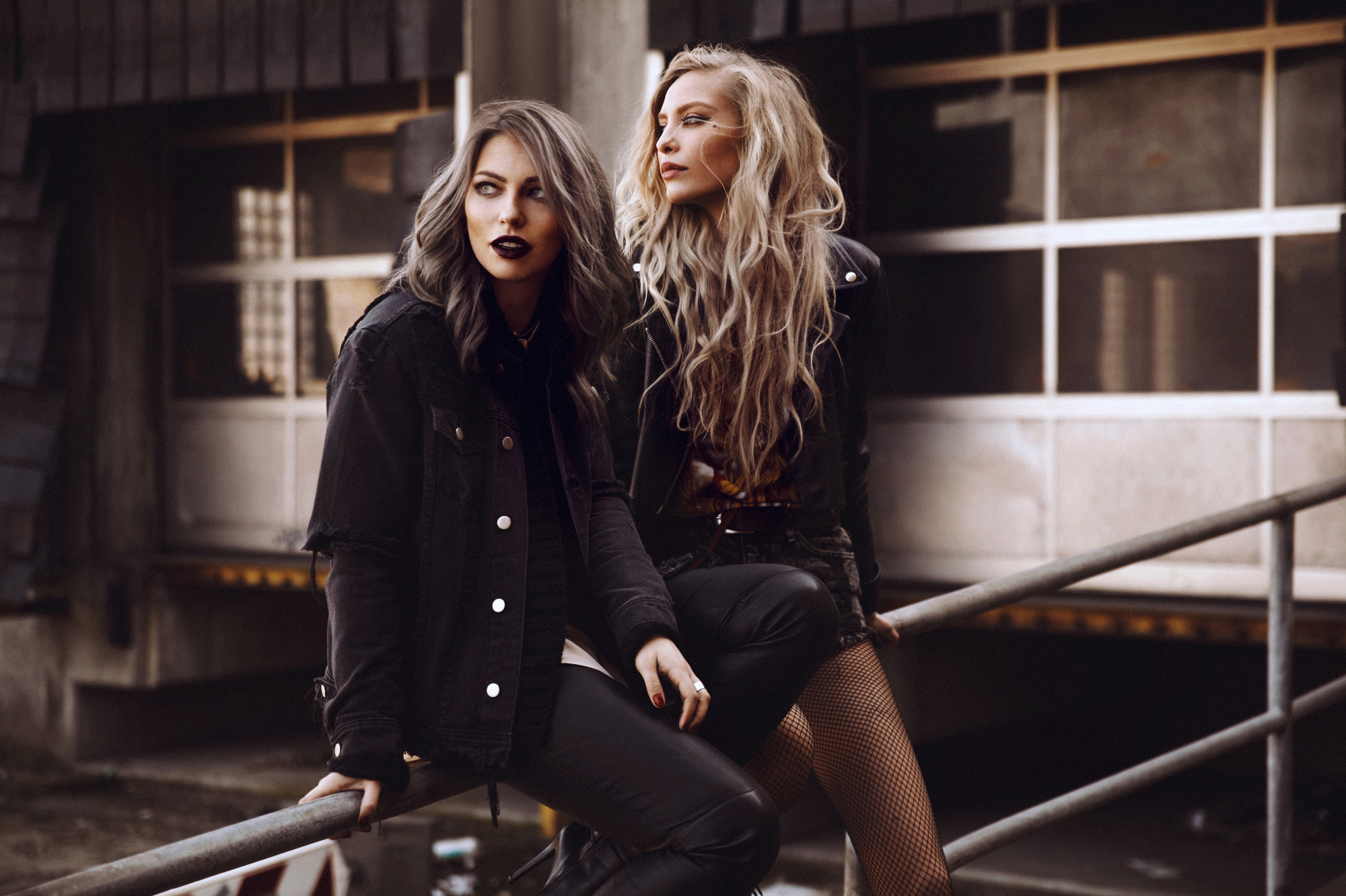 Masha-Lina-grey-hair-best-friends-2