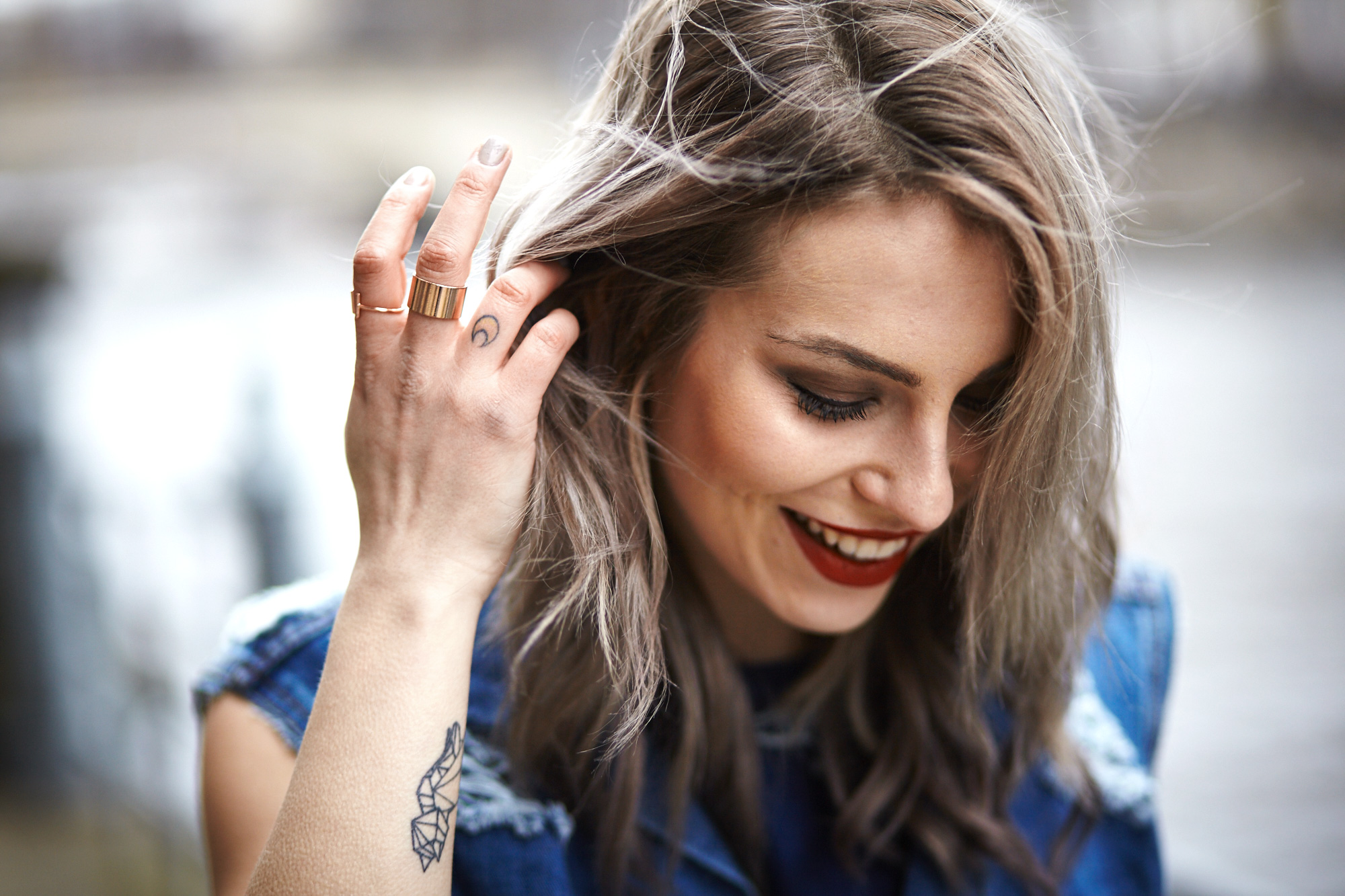 blaues-kleid-jeansweste-sommer-8