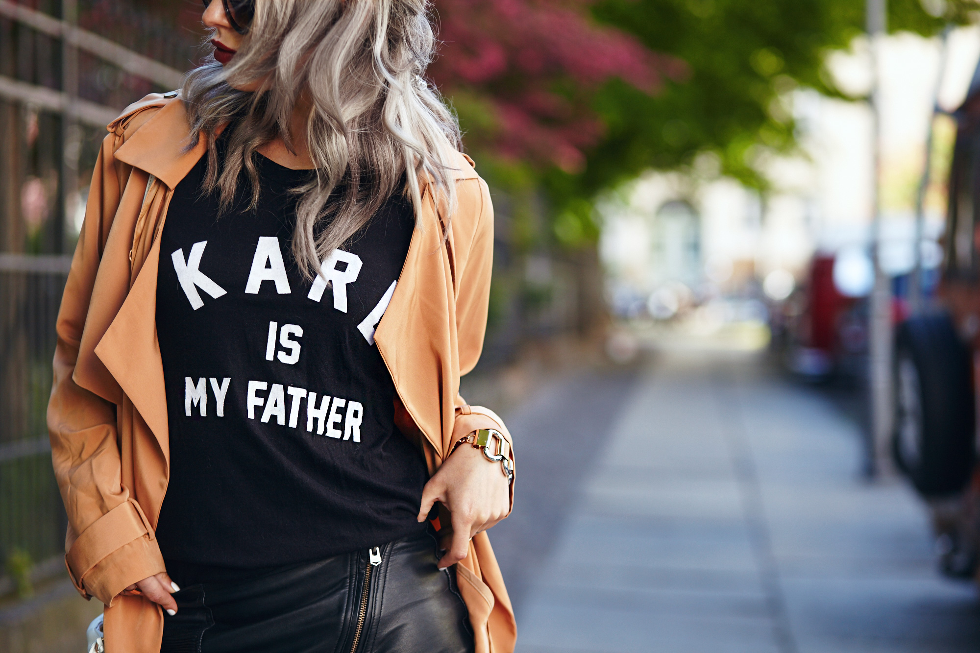karl is my father shirt eleven paris casual effordless outfit trenchcoat beige
