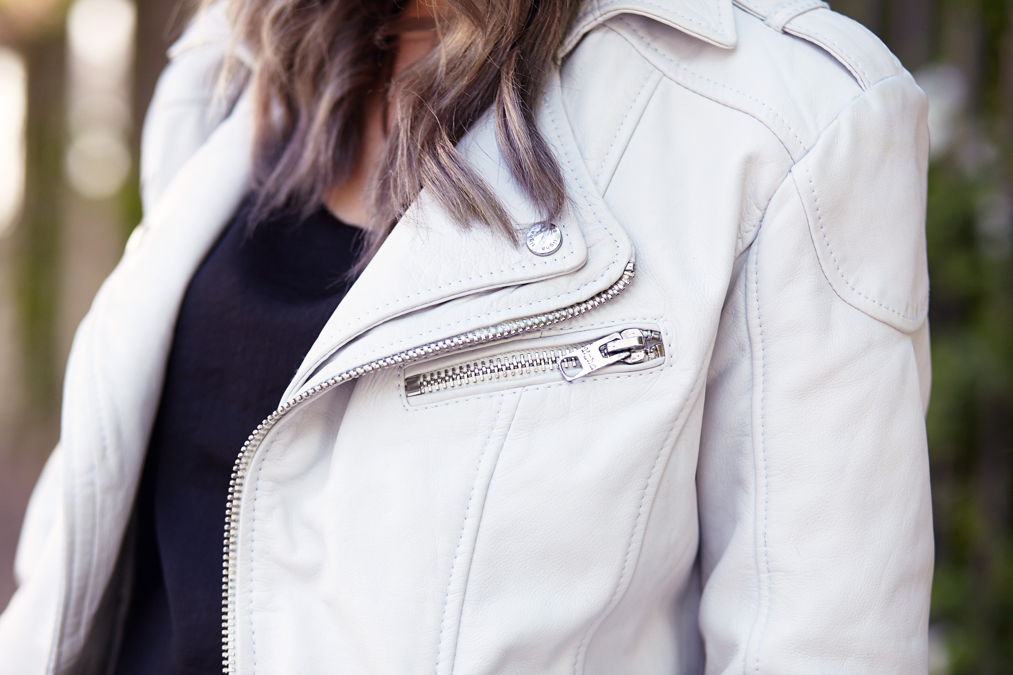 white-leather-jacket-black-marlene-pants-8