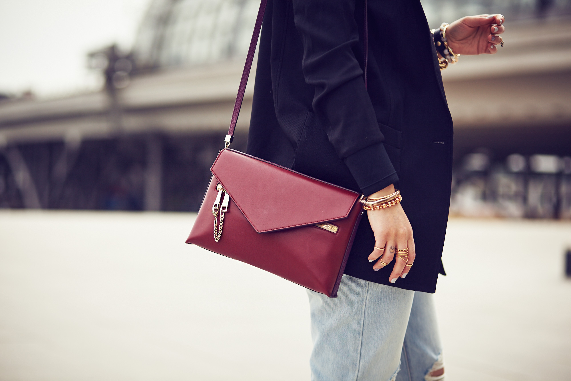 casual-levis-converse-outfit-10