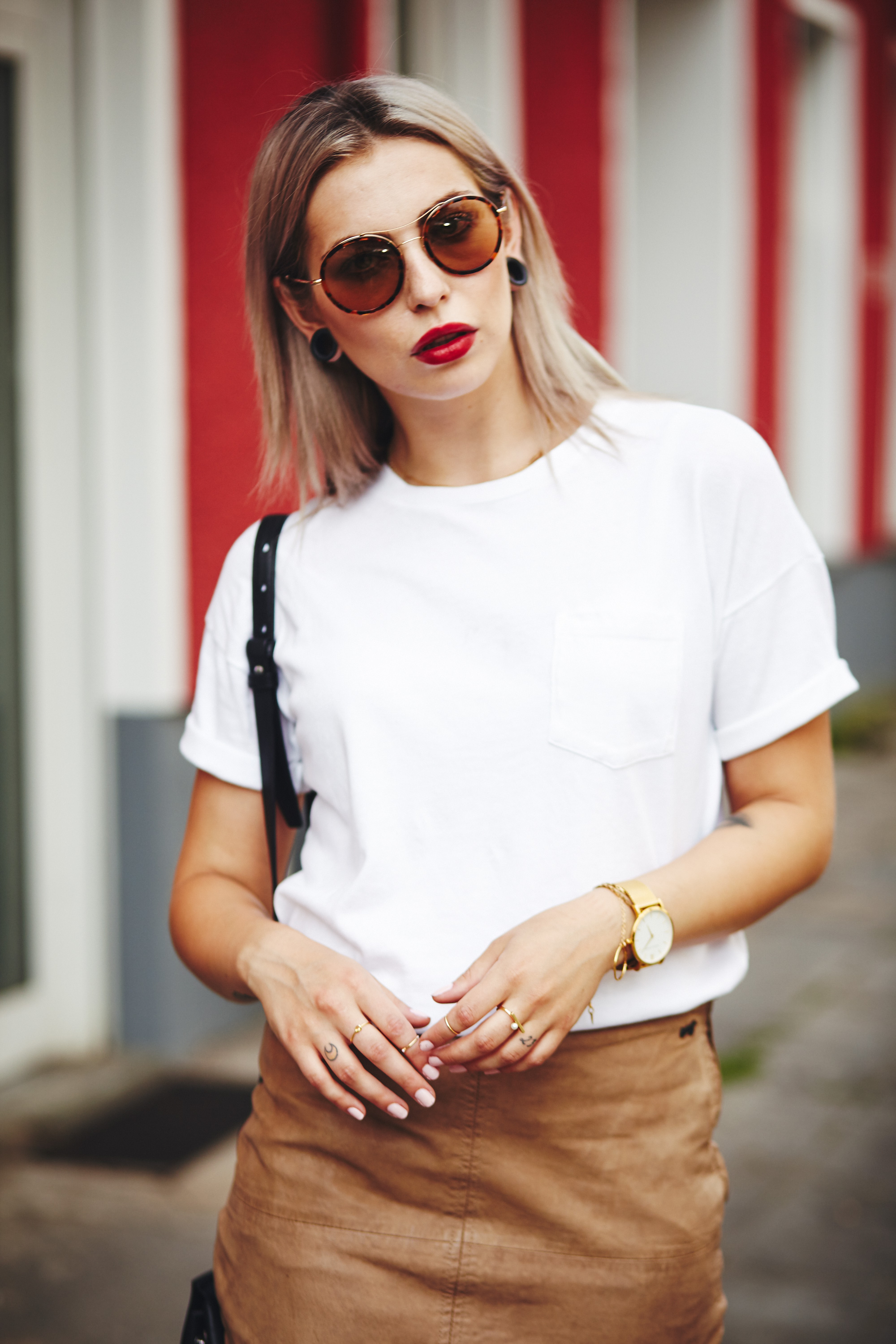 nude-pencil-skirt-casual-classy-8