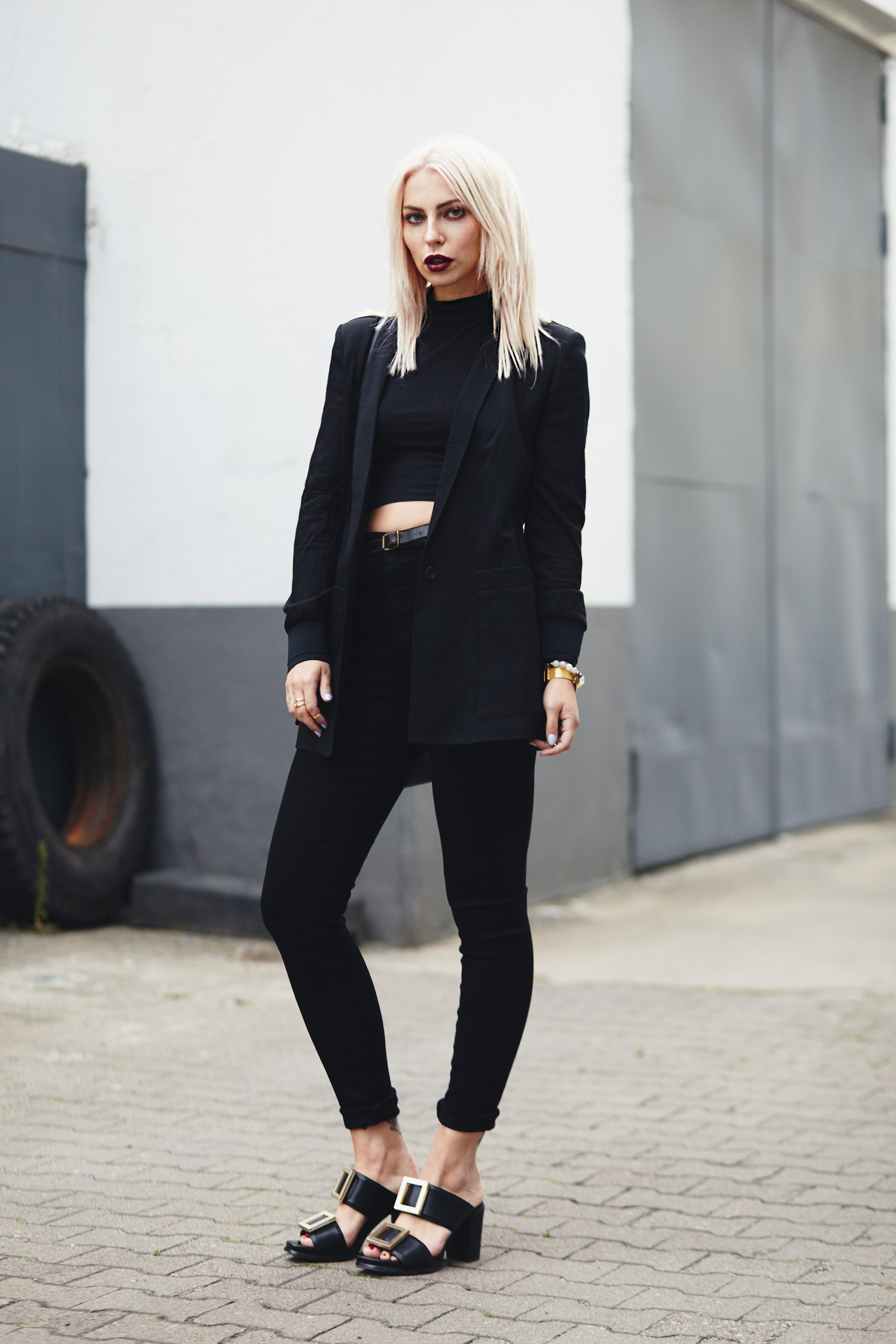 All-Black-everything-outfit-12