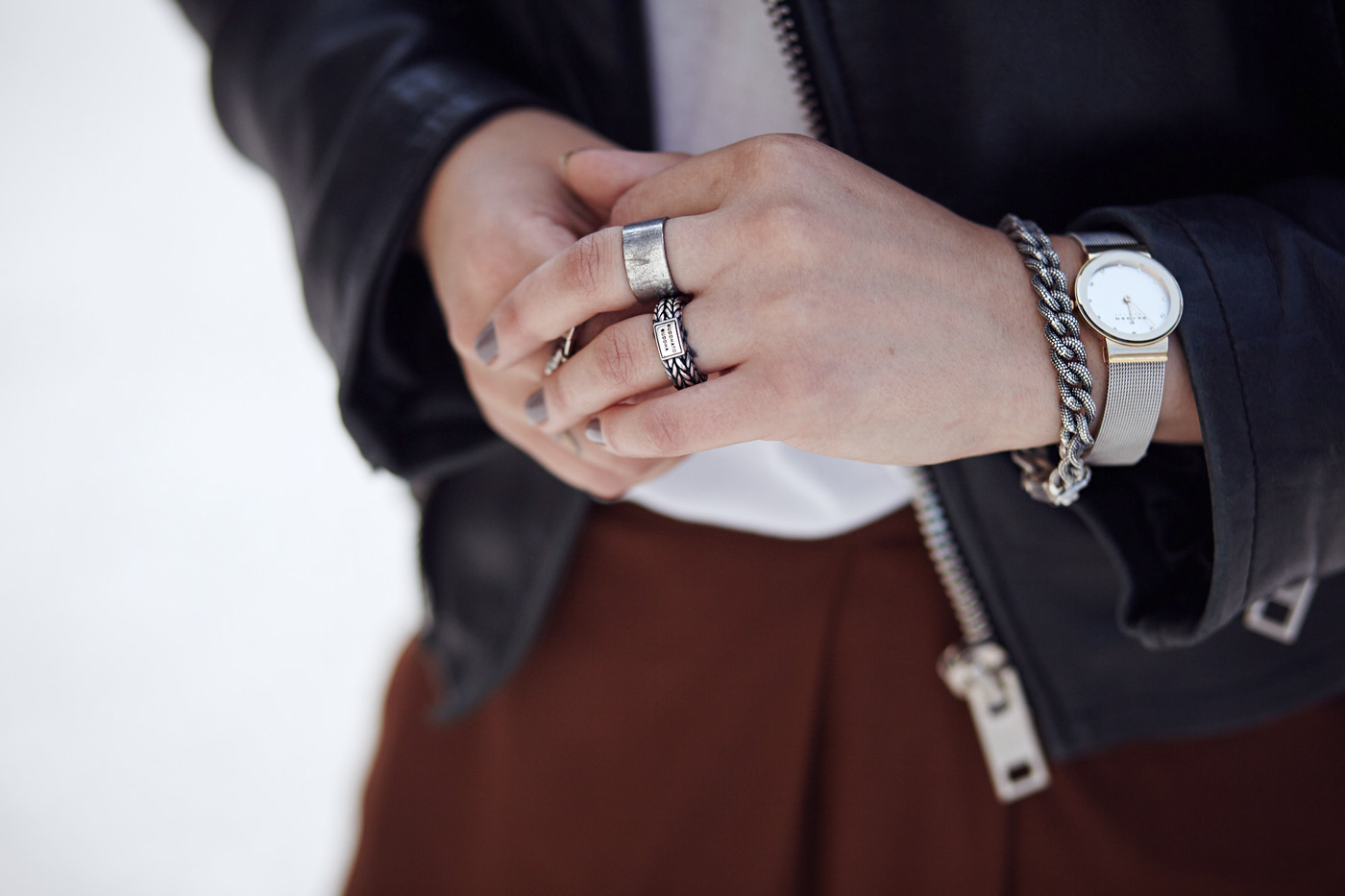 Fall Fashion | wearing brown Zara pants, Mango leather jacket and Mules | Berlin Street Style via Masha Sedgwick