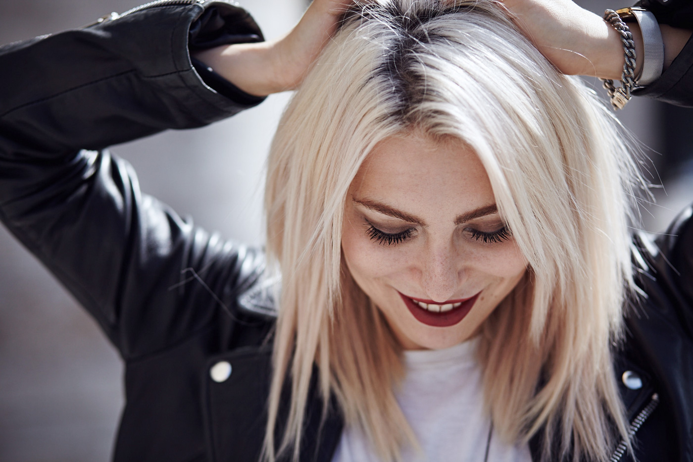 Fall Fashion | wearing brown Zara pants, Mango leather jacket and Mules | Berlin Street Style via Masha Sedgwick