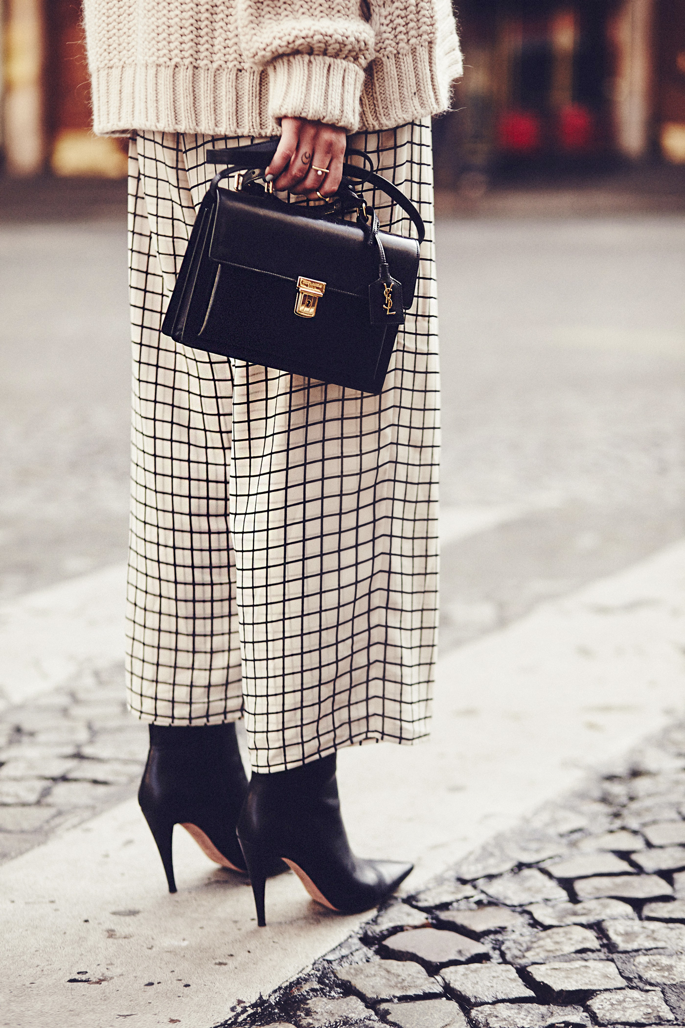 Outfti taken in Paris | Autumn look with culottes via Masha Sedgwick
