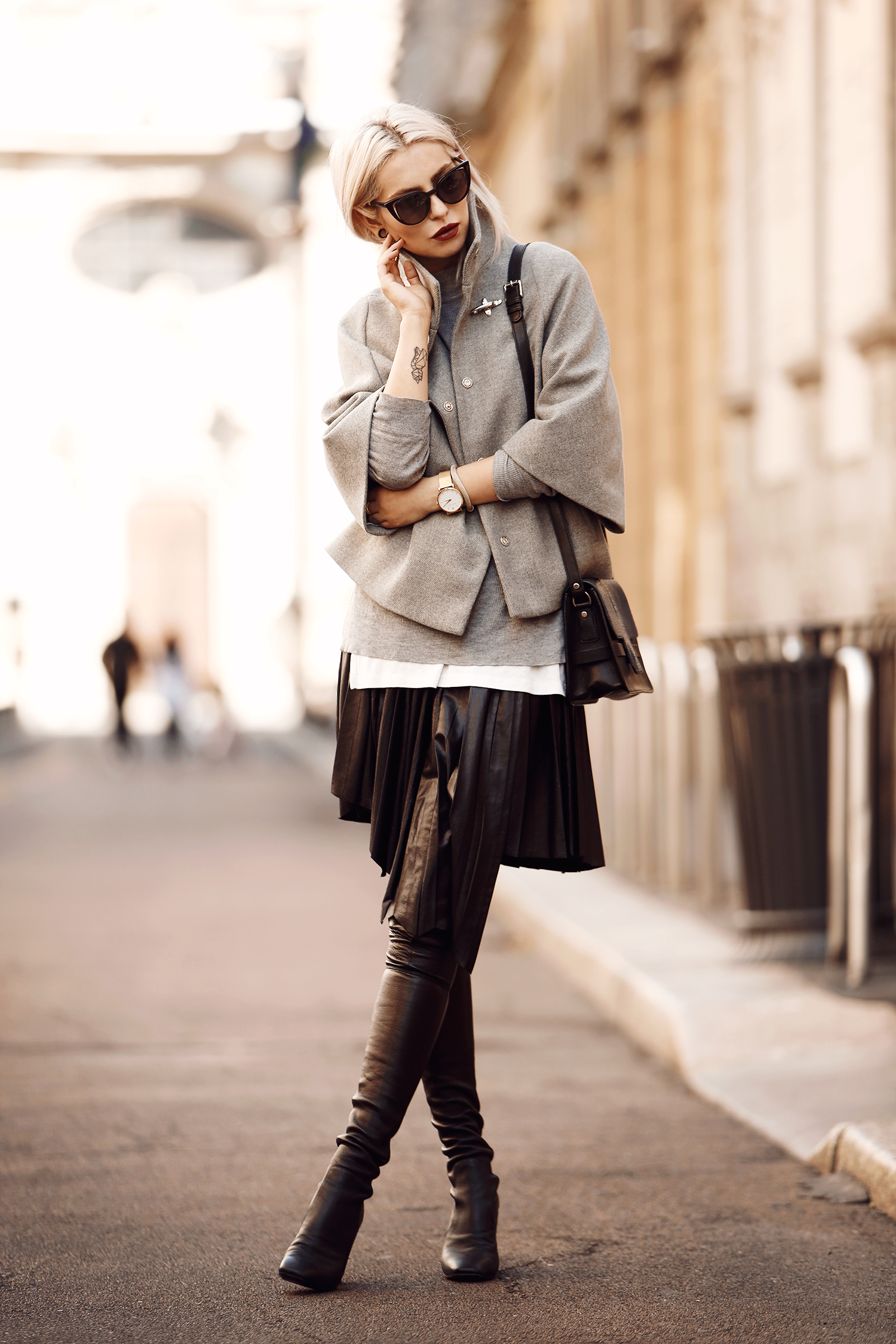 my outfit from Milan wearing Fay | during Fashion Week | midi skirt with overknee boots | Fall/Winter | via Masha Sedgwick | visit my blog for more details