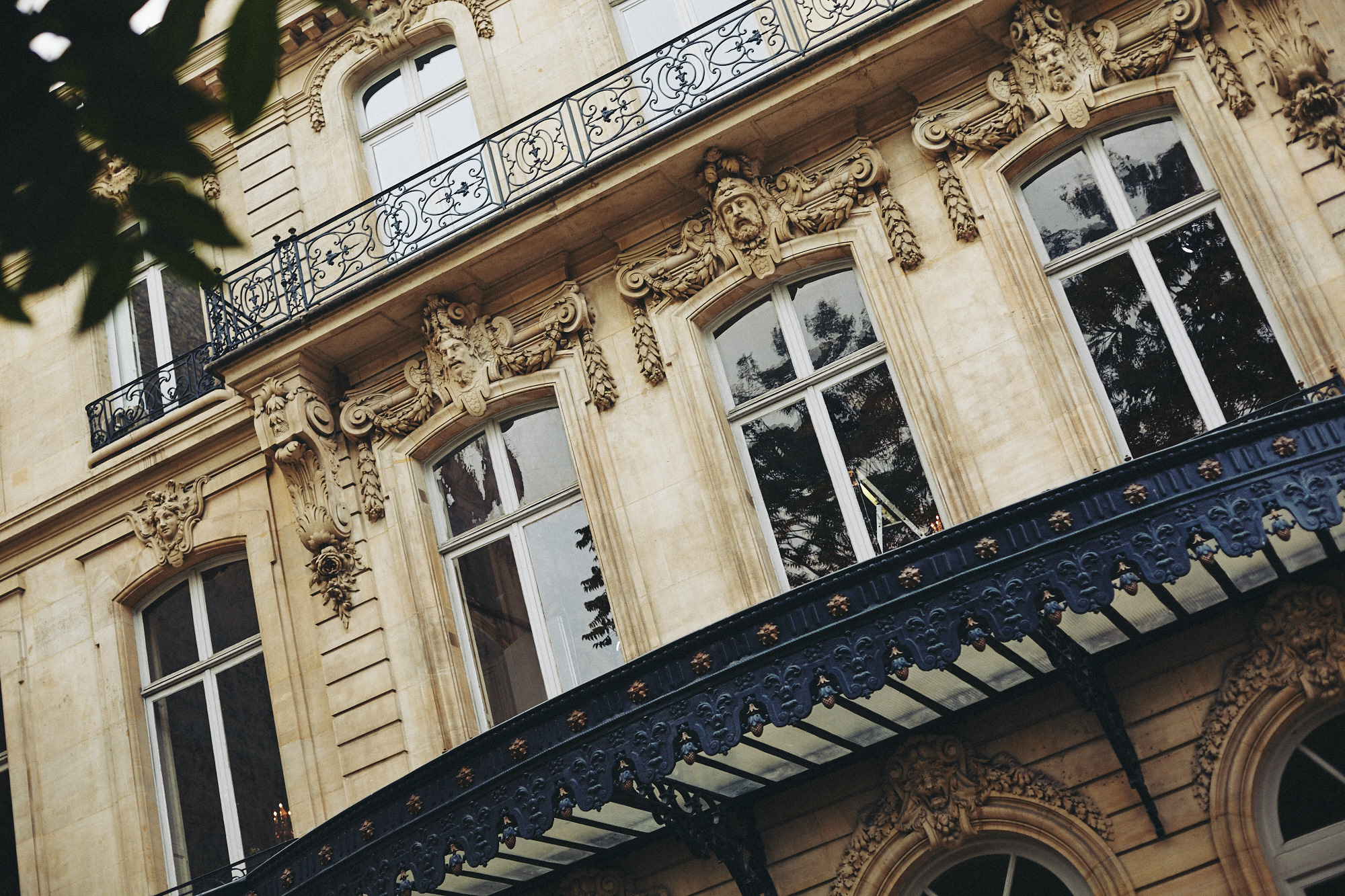 The Kaviar Gauche Show during Paris Fashion Week | Bridal Couture Show | Make up: Catrice Cosmetics