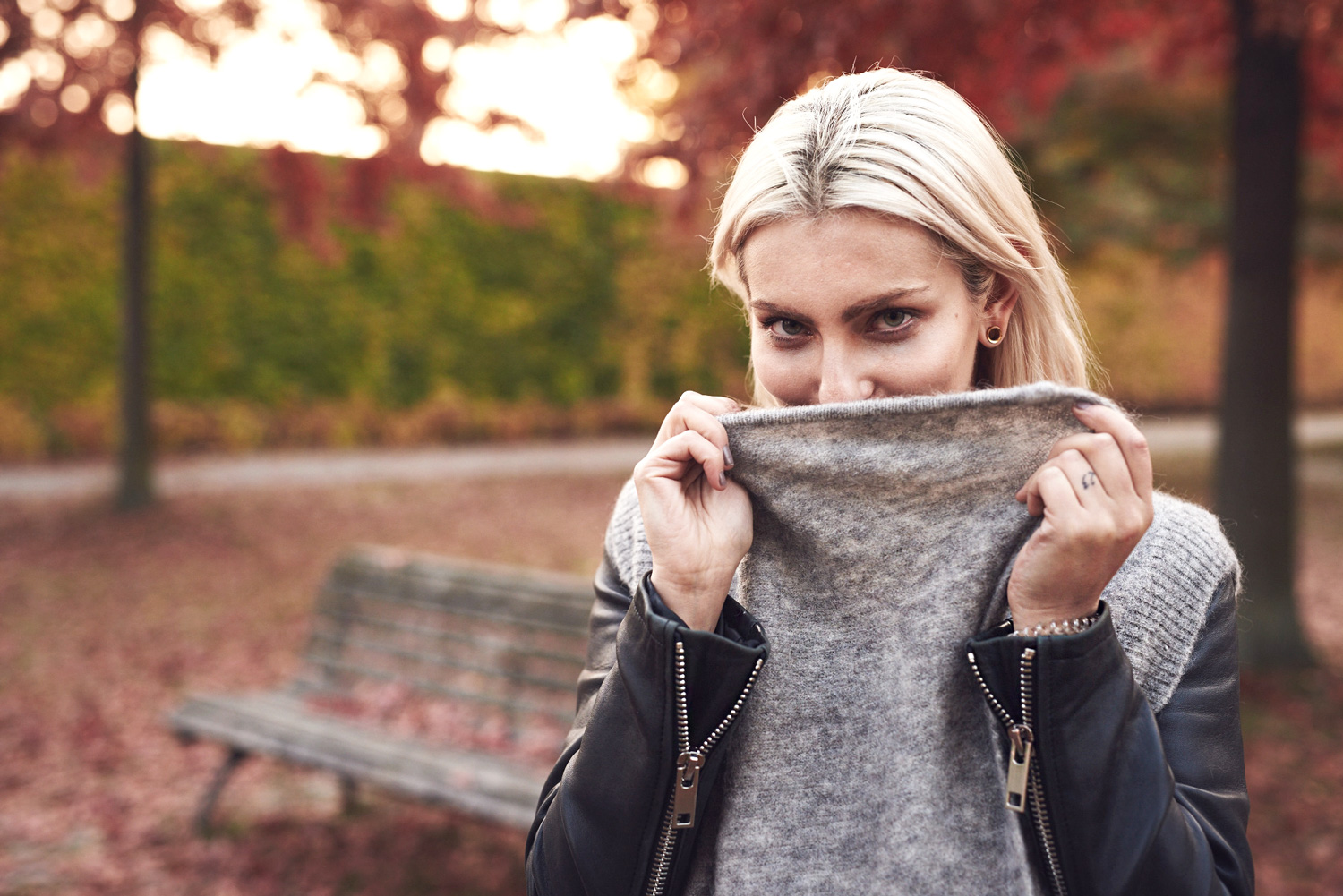 via fashion blogger Masha Sedgwick | outfit taken in Berlin Tiergarten | wearing EMU sheepskin boots, a wool vest and destroyed jeans | fall and winter style