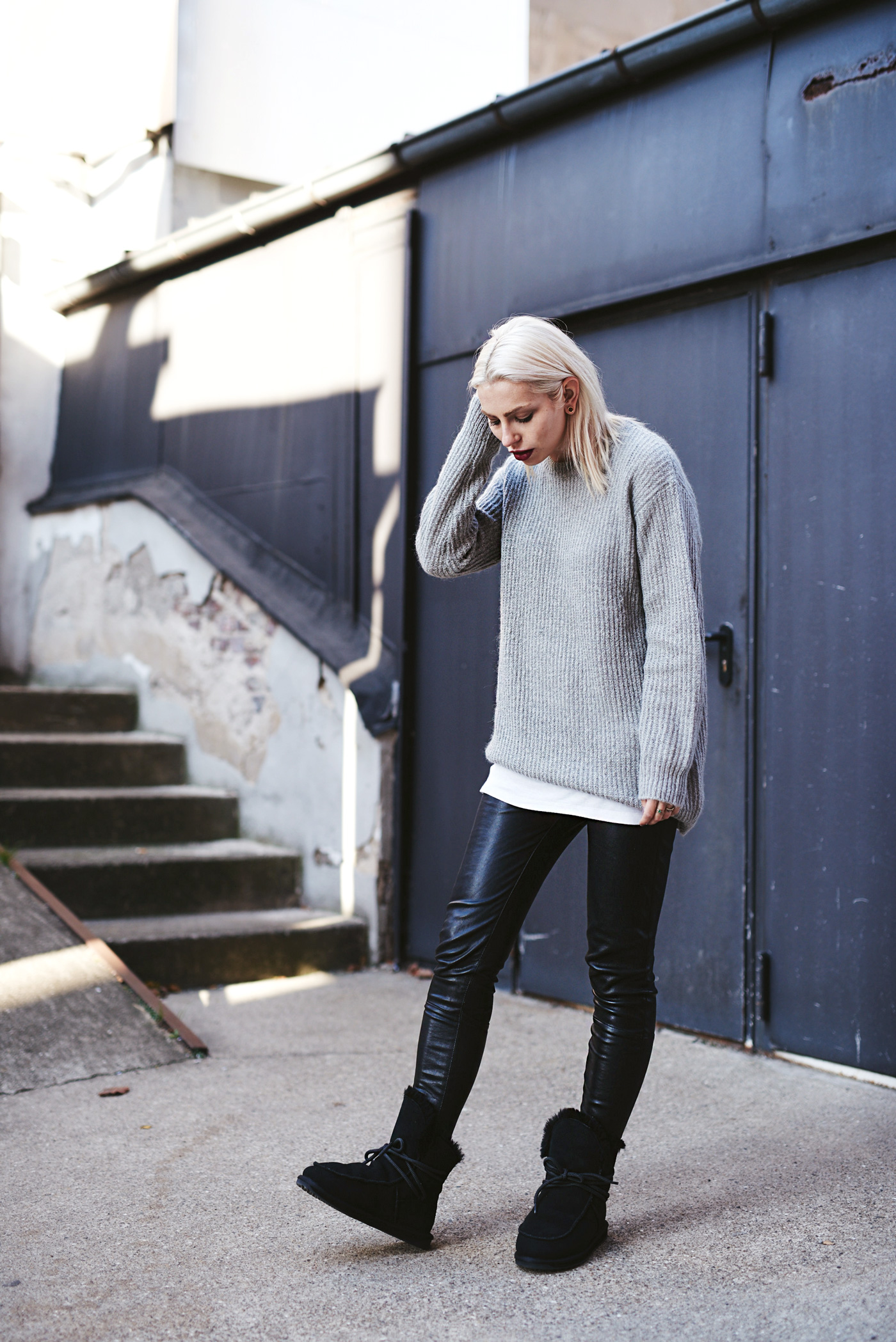 View more details on my blog | via Masha Sedgwick | Fashion Blog from Berlin | Outfit: comfy winter style | lambskin boots