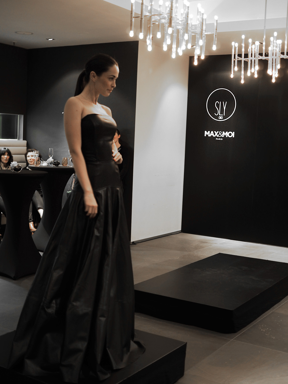 Sly010-Samtanzug-Engelhorn-10