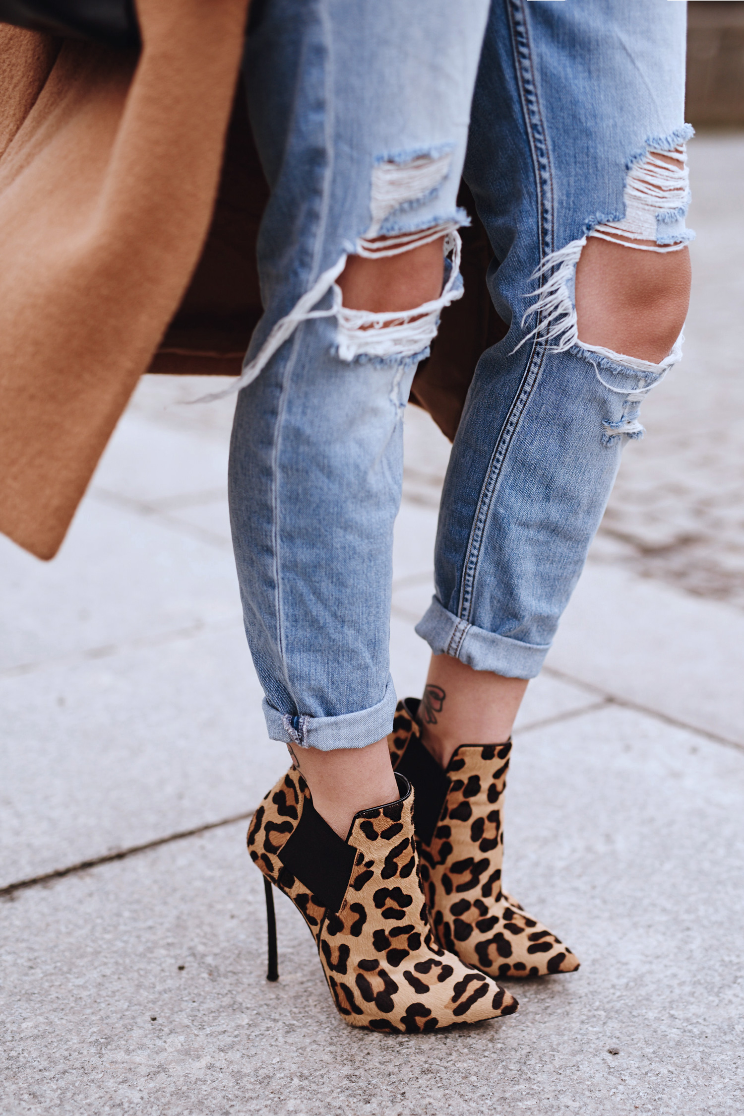 view more details on my blog | blue jeans & leo shoes | outfit, fashion, style