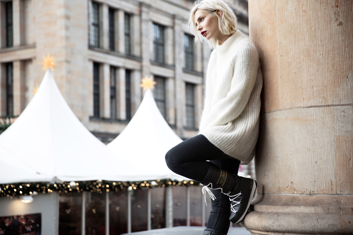 View more details on my blog | wearing Moonboots, Gestuz, Vince, Monki | street style, fashion, winter