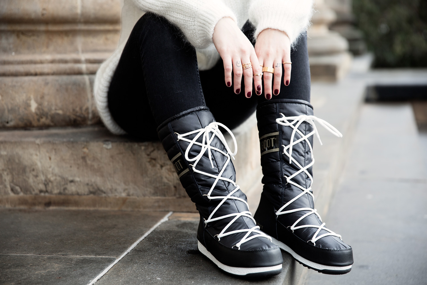 View more details on my blog | wearing Moonboots, Gestuz, Vince, Monki | street style, fashion, winter