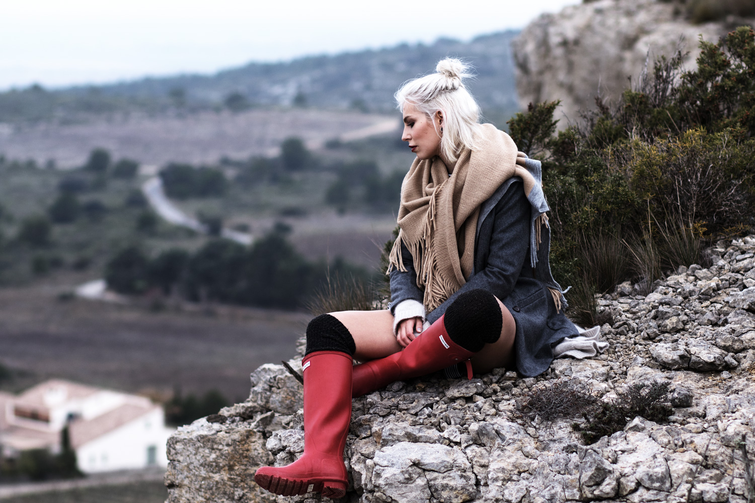 view more details on my blog | wearing Hunter boots, Ganni jacket, Strenesse cardigan | hiking in the mountains | outfit, editorial, fashion