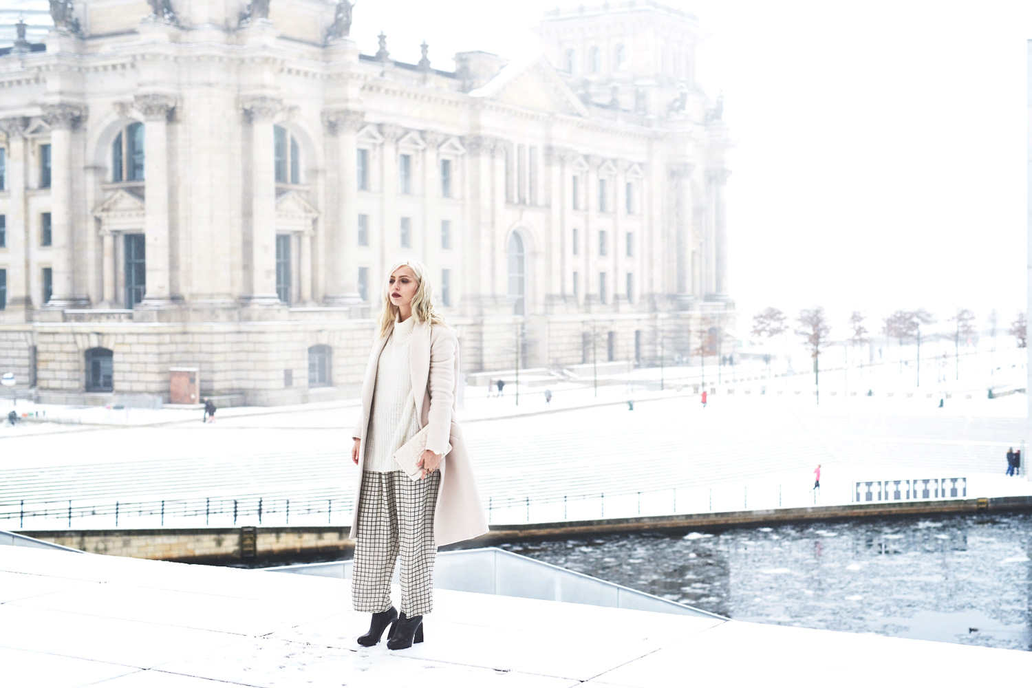 view more details on my blog | #allwhiteeverything | my Berlin Fashion Week outfit | street style