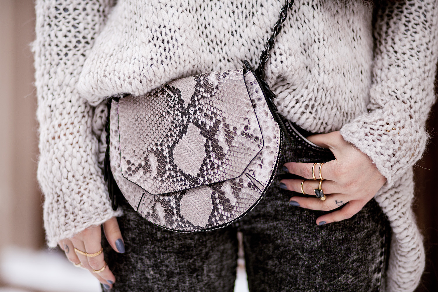 view more details on my blog | wearing boots from Stuart Weizman, fake fur, a snakeprint bag from rag & bone and a grey coat | winter street style | outfit