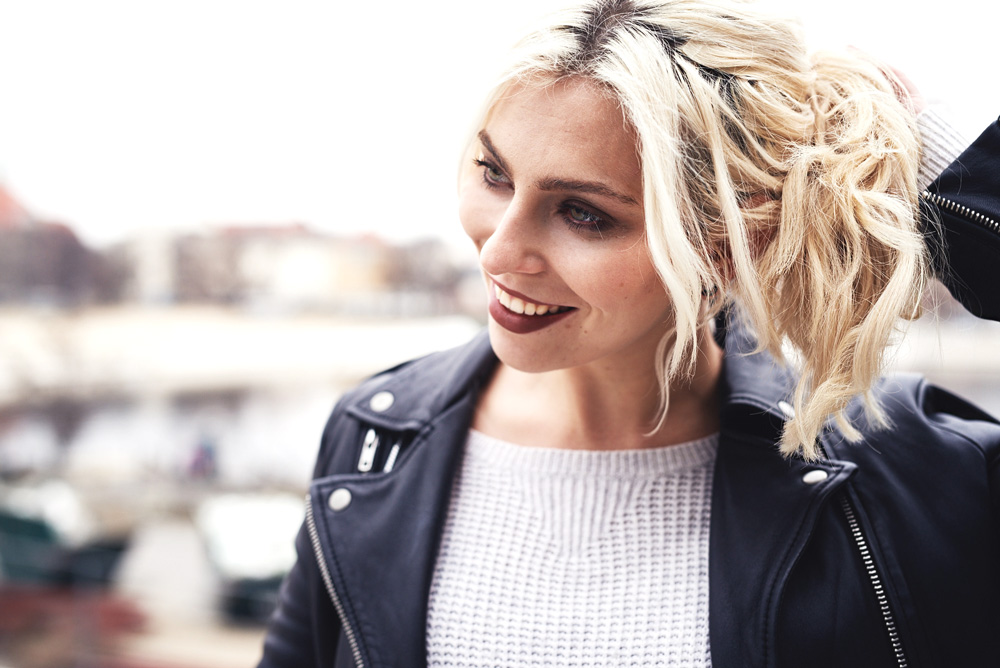 view all the details on my blog | labels: 3.1 Phillip Lim Soleil mini zip cross body bag, Zara Mom jeans, 50's snake pumps | fashion & style from Berlin