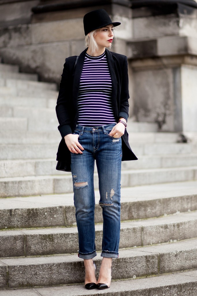 elegant | view more details on my blog | stripes | outfit | fashion | street style from Berlin | chic | wearing Celine Trio, Cartier watch and ring, Gianvito Rossi transparent shoes | lose fit jeans