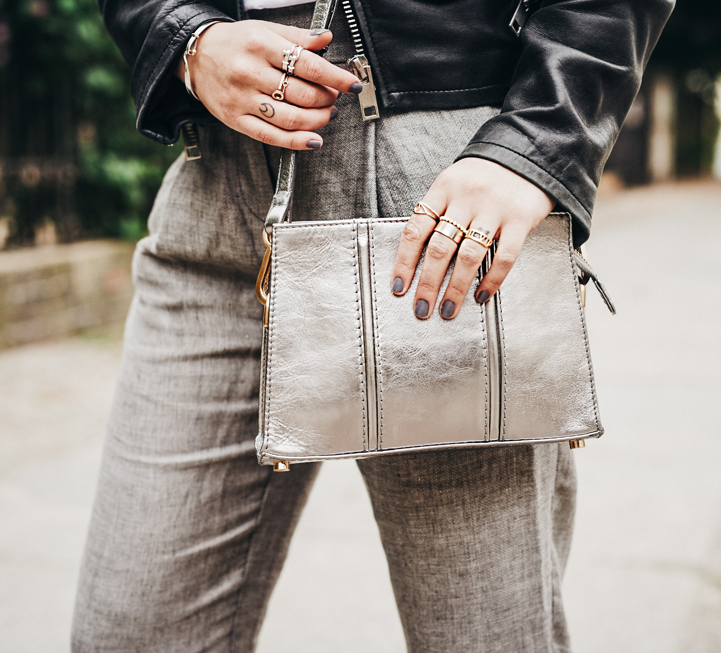 how to wear: office style | stylish business wear | Coliac shoes | Rene Lezard trousers | silver bag from Aly Shea | fashion blog