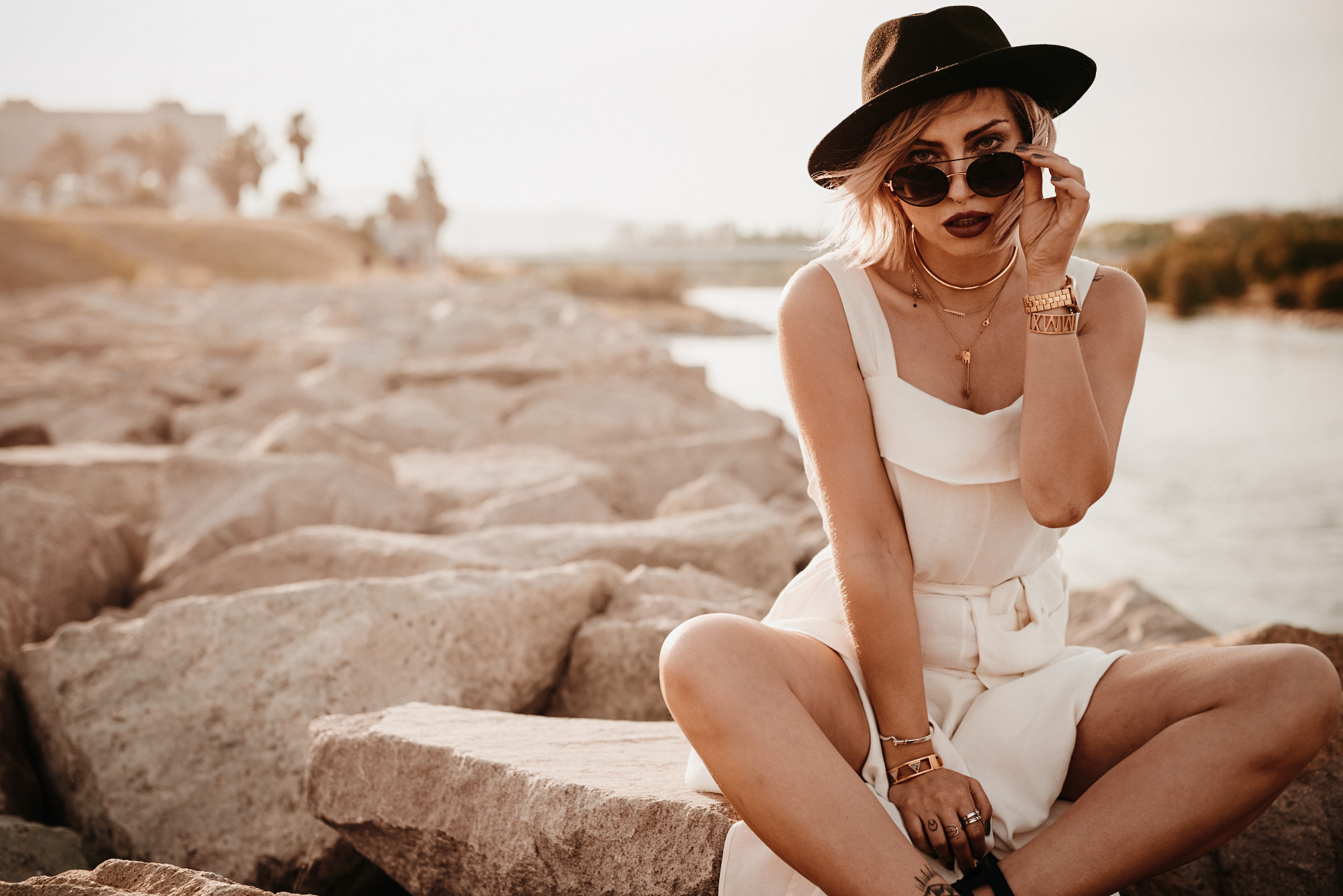 the white summer jumpsuit from German designer Nobi Talai | shooting location: Barcelona