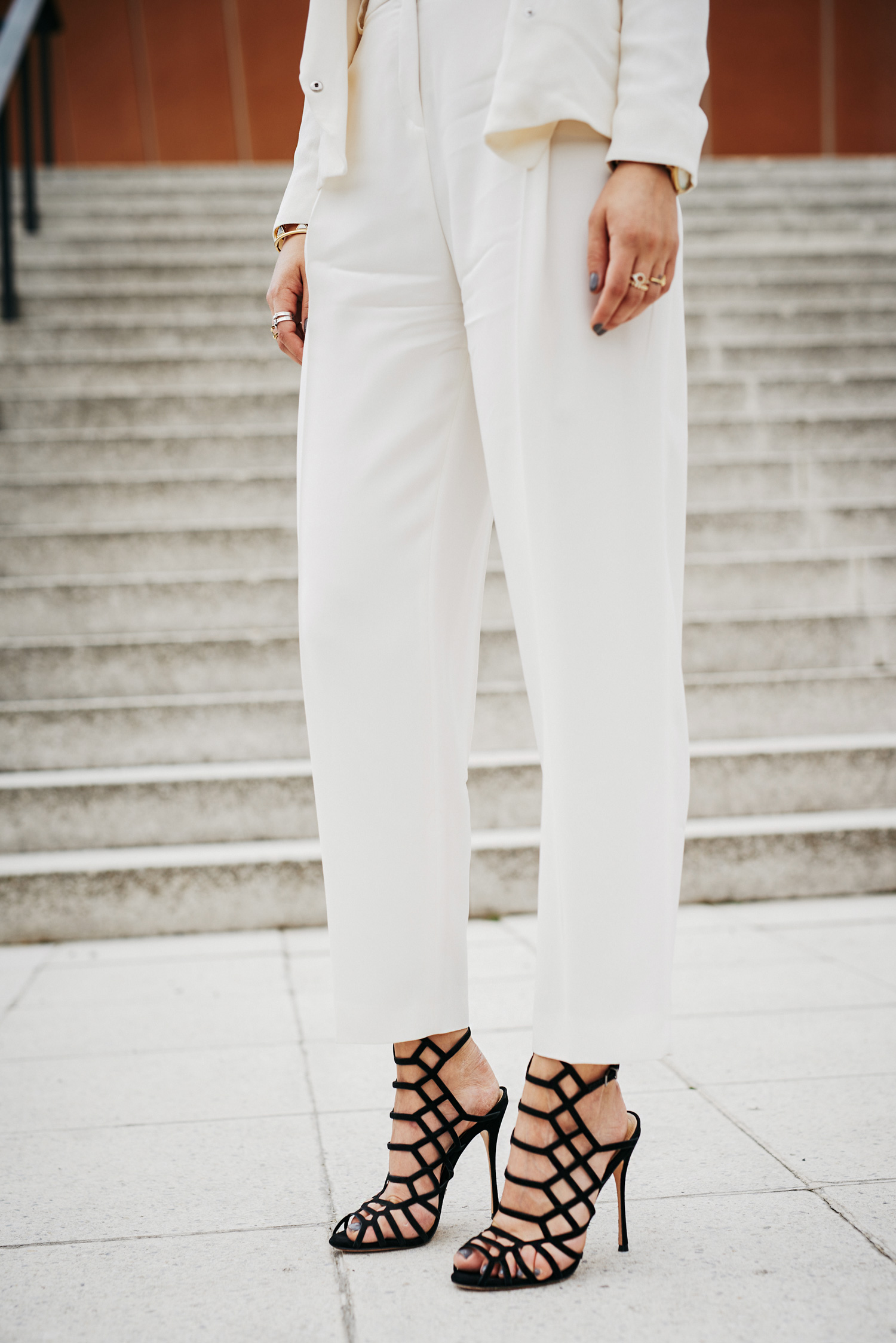 Fashion Week Berlin Outfit | white Hugo Boss Two Piece, Saint Laurent bag | find more pictures on my blog | Location: Haus der Kulturen der Welt, Berlin